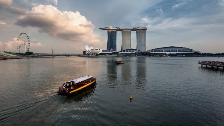 Things to Do in Clarke Quay: A Guide to Singapore’s Nightlife Hub